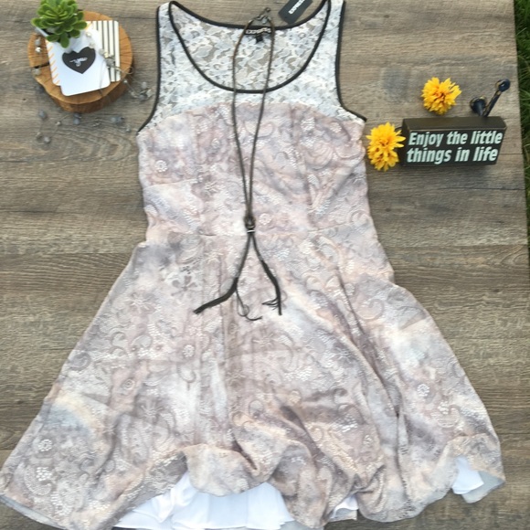 EXPRESS LIGHT MAUVE LACE PRINT MIDI DRESS - Picture 1 of 8